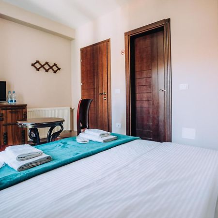Villa Sara Lake View Охрид Екстериор снимка